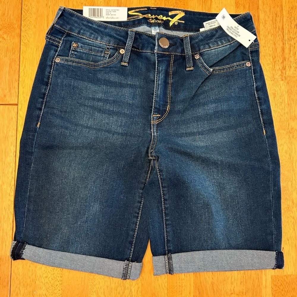 SUNSET BERMUDA SHORTS IN THE COLOR PEAK